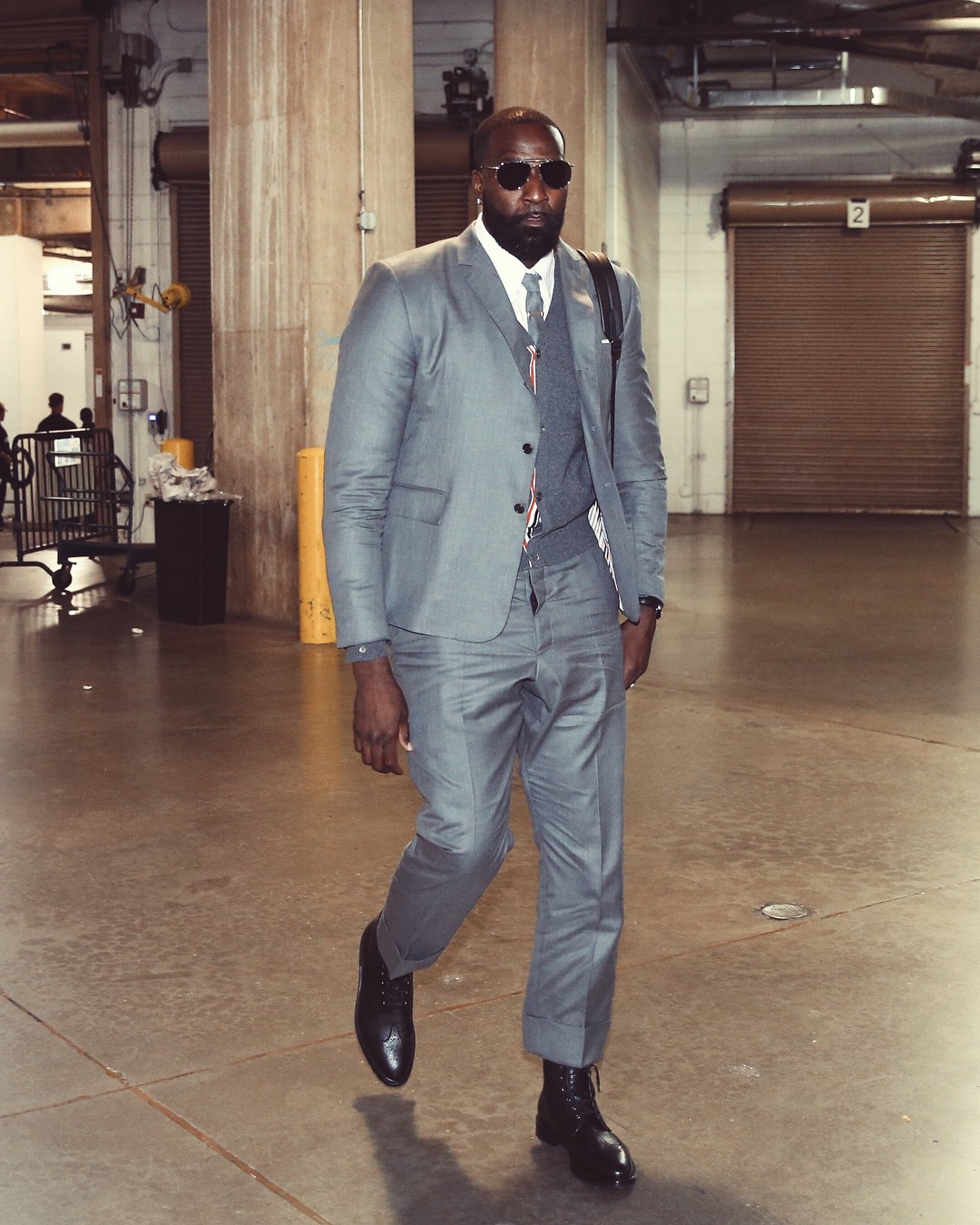 mk体育克里夫兰骑士围绕NBA总决赛调整名单C罗在FPX比赛中问鼎冠军，克里夫兰骑士清晨防线松动瞬间刷屏的简单介绍